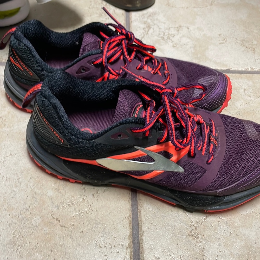 Brooks Cascadia Trail Running shoes. Worn 2x.